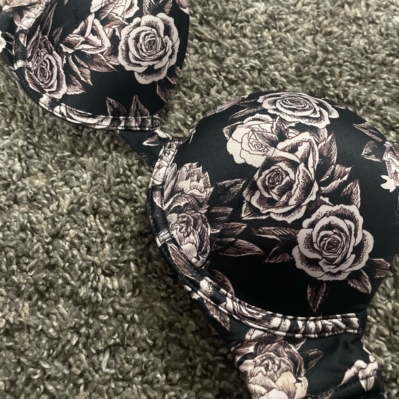 Victorias Secret Very Sexy push-up bra 32b - Picture 1 of 7